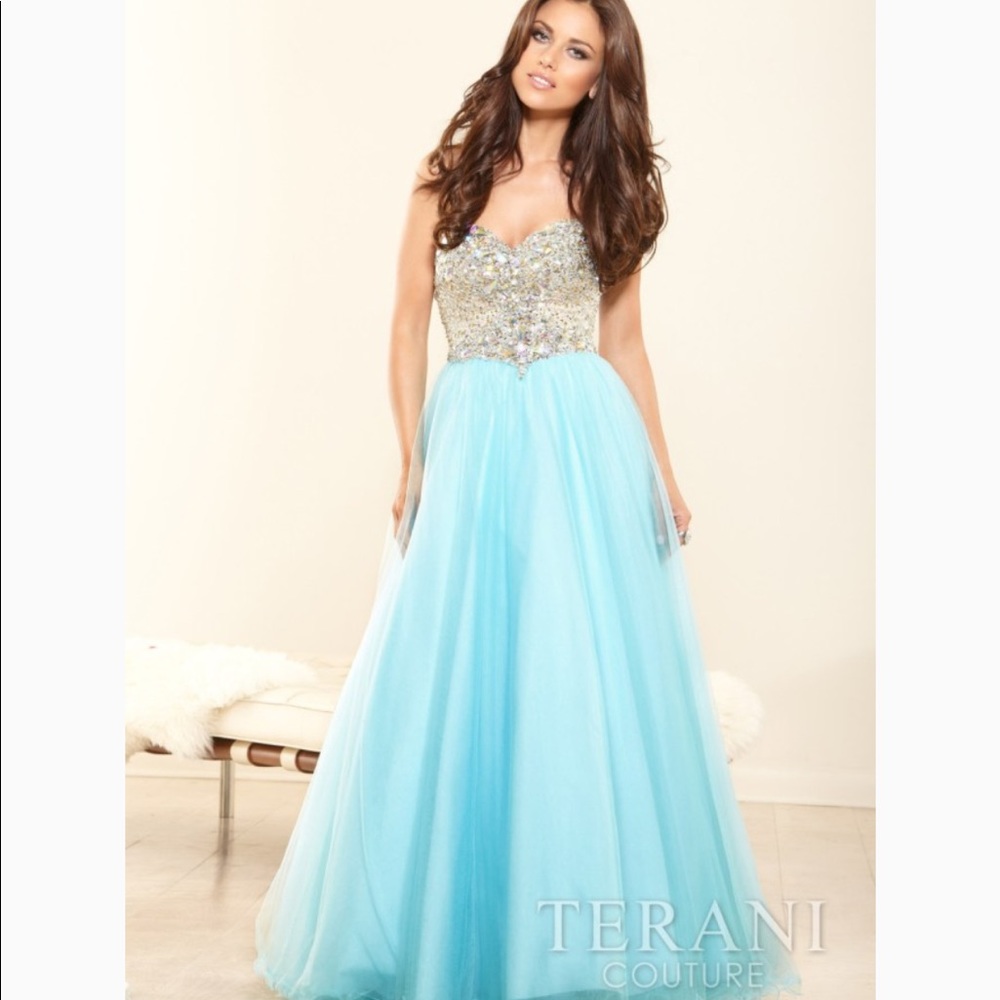 🚨PRICE DROP🚨Baby Blue Cinderella Dress Size 2